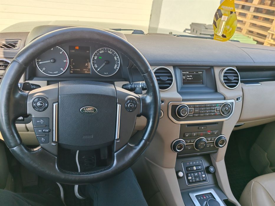 Land Rover Discovery 4