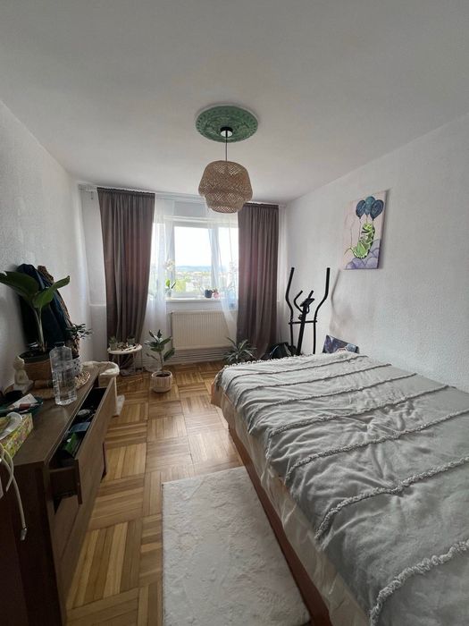 Apartament 3 camere, 3 debarale, balcon mare, etaj 8/10 cu lift