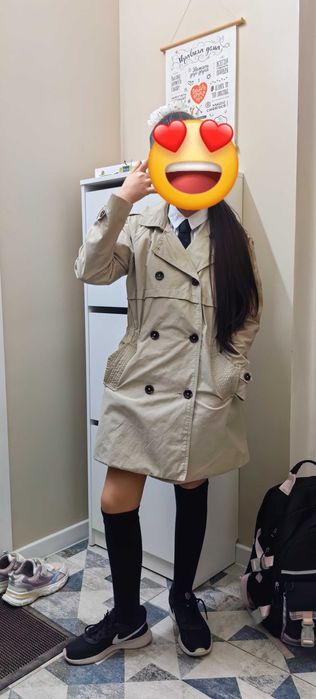 Плащ для девочки демисезонный.