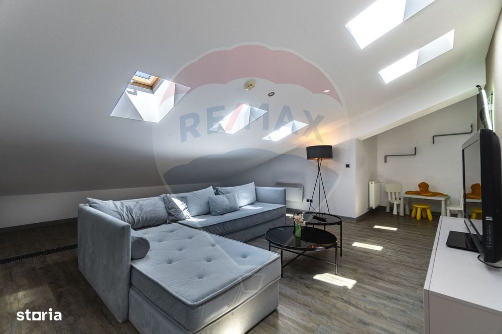 Apartament cu 4 camere de vânzare