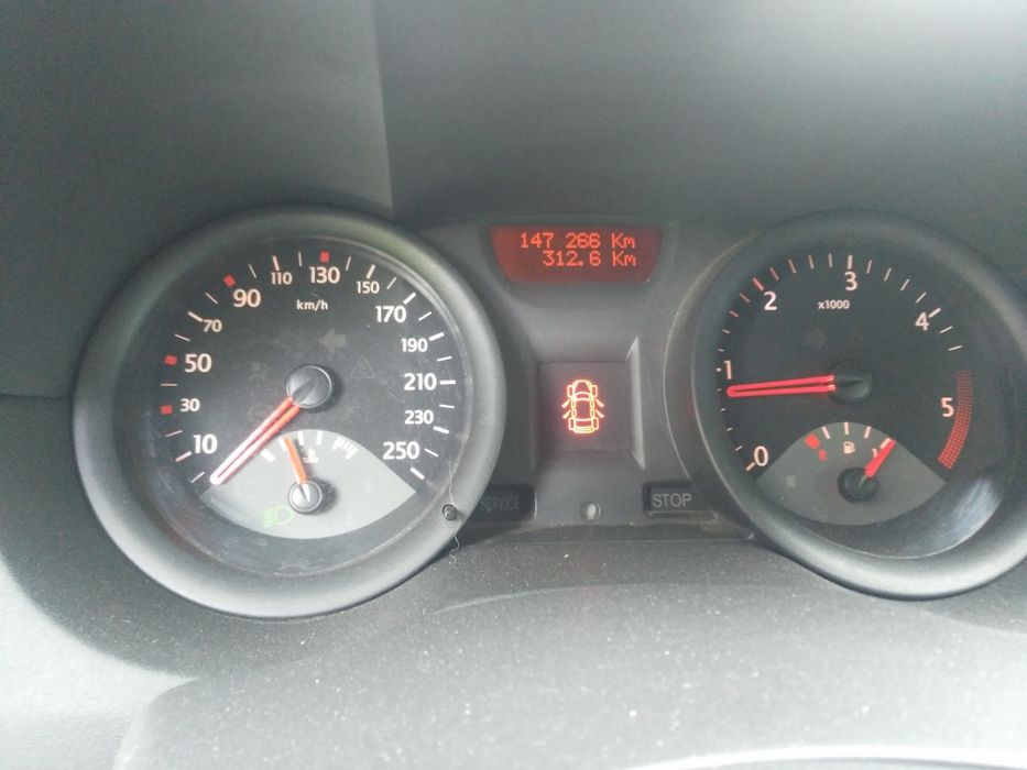 Рено меган седан 1.5 дци.НА ЧАСТИ!!