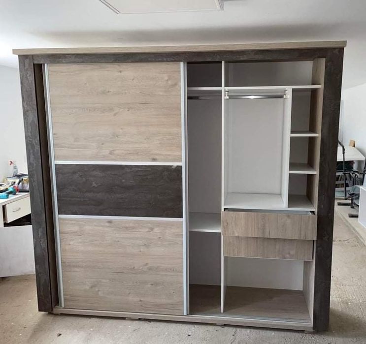 Mobilier la comandă