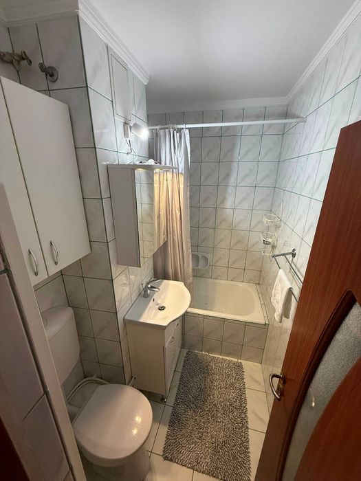 Închiriez apartament cu 3 camere Alba Iulia