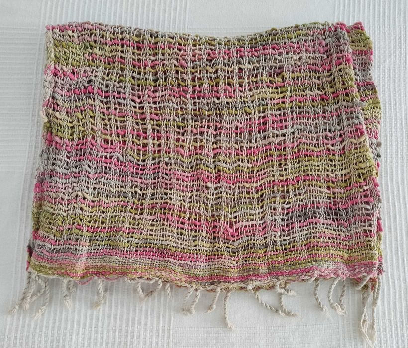 Красиви дамски шалове по 4 и 7 лв.