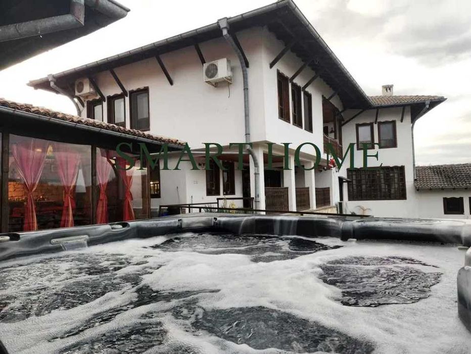 Дава се под наем Къща в с. Арбанаси, Област Велико Търново - 625 кв.м за 1500 € - Снимка #1