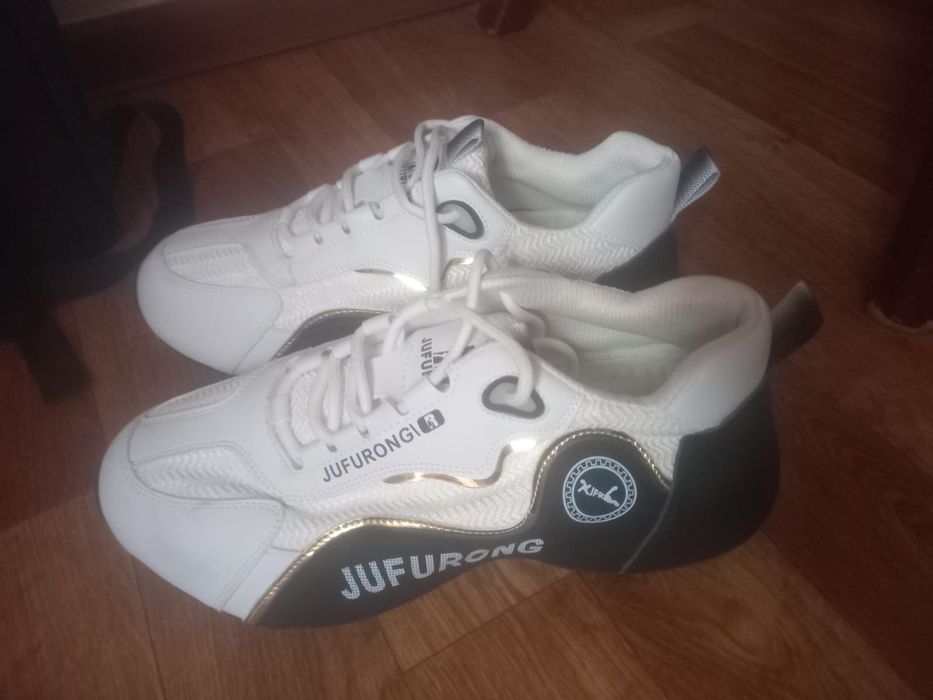 Срочно фирменный новый