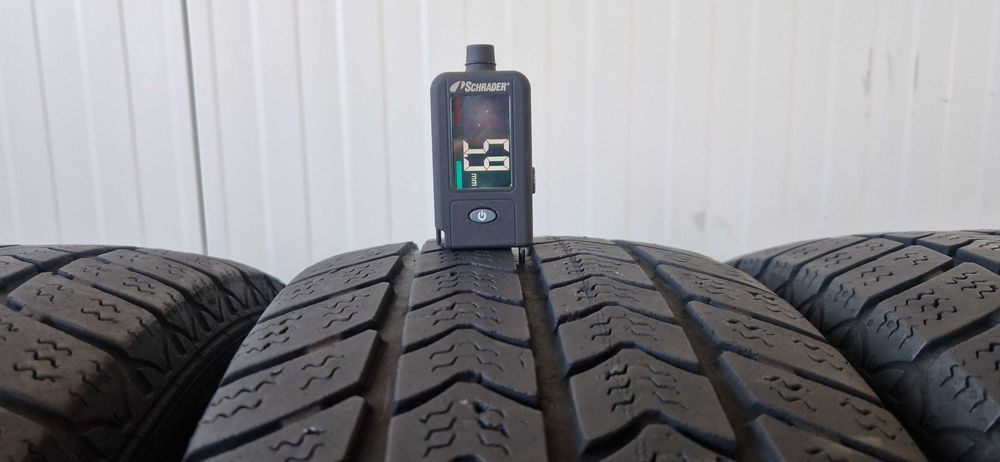 Бусови гуми 205/65/16С SEMPERIT