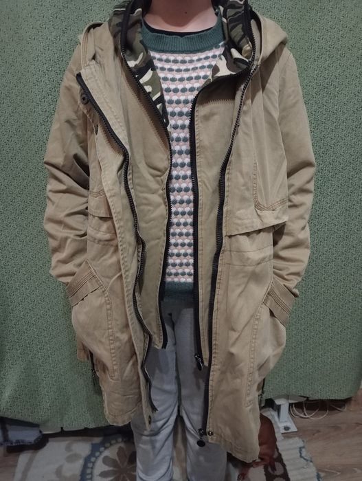 Продам на девочку верхнию одежду