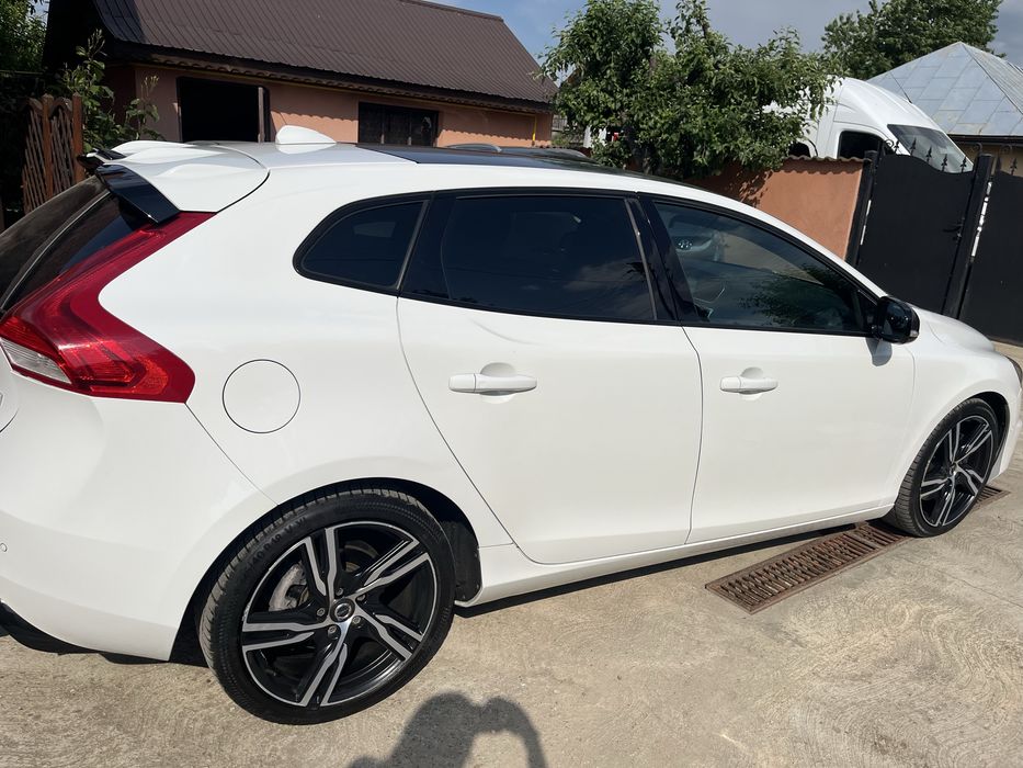 Volvo V40 Cabron Edition R-design