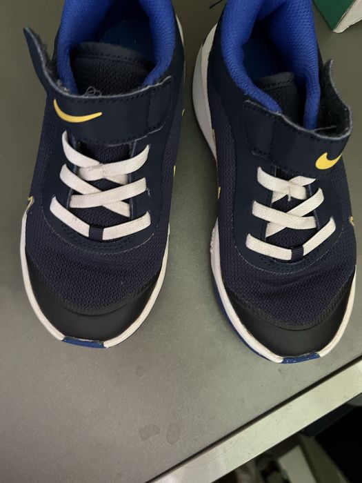 Маратонки Nike omni multi court 28 размер
