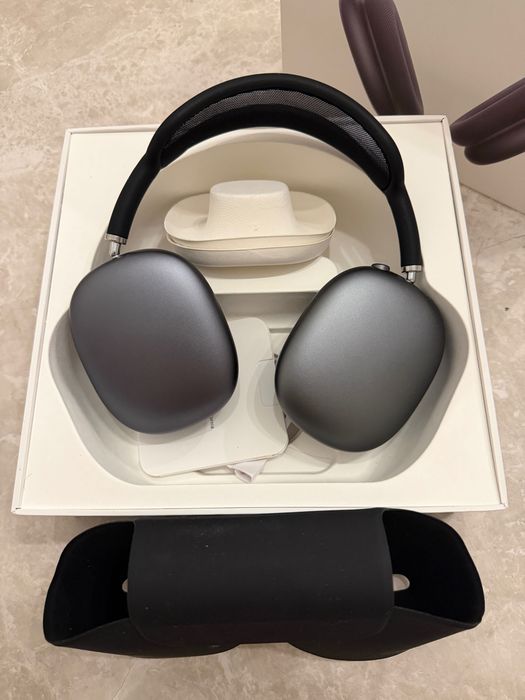 Apple AirPods Max — Black