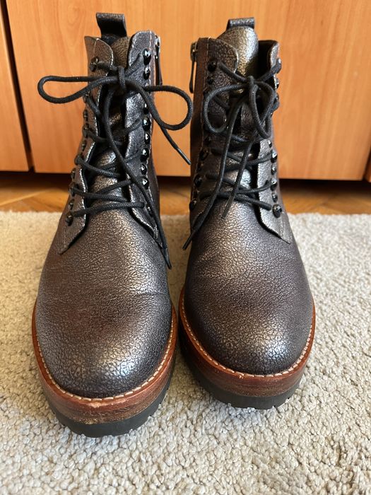 Боти и ботуши.