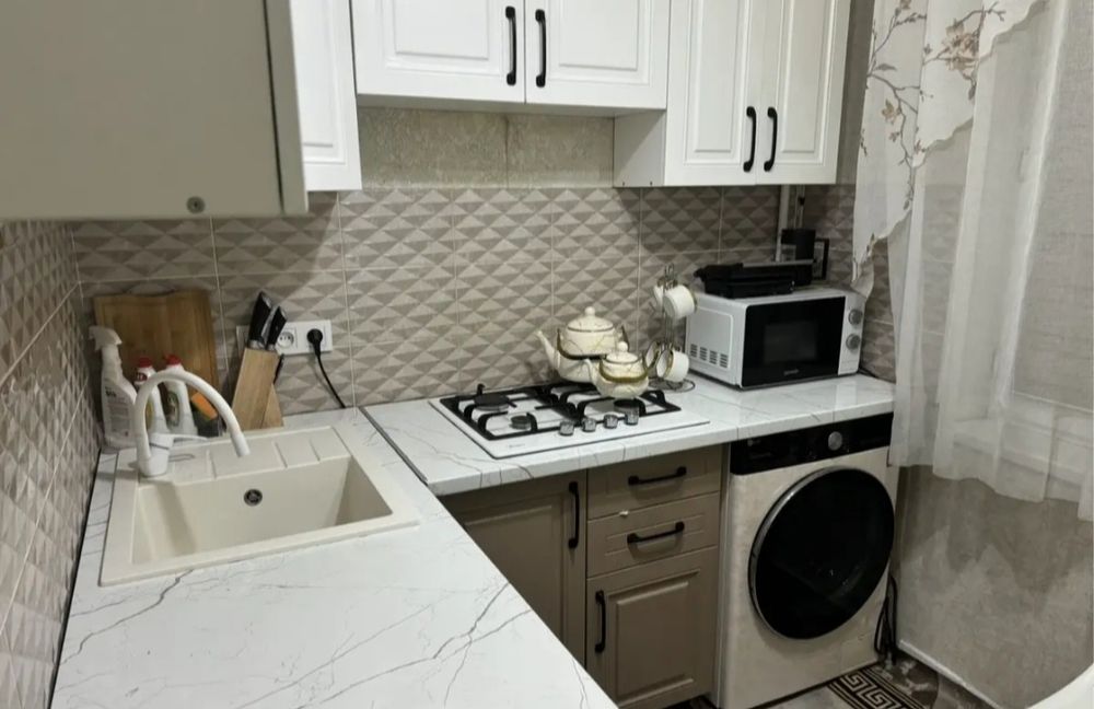 продам 3-х ком. центр 2-этаж