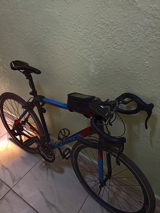 Шоссейный велосипед Тринкс 1.0