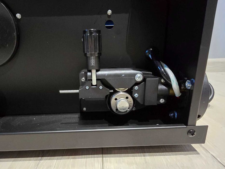 КОМЛЕКТ 2025 250А МАХ Телоподаващо инверторно с евробукса 4м с дисплей