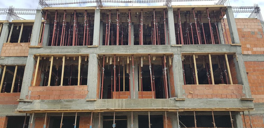 Vanzari si inchirieri cofraje, inchiriem popi metalici telescopici