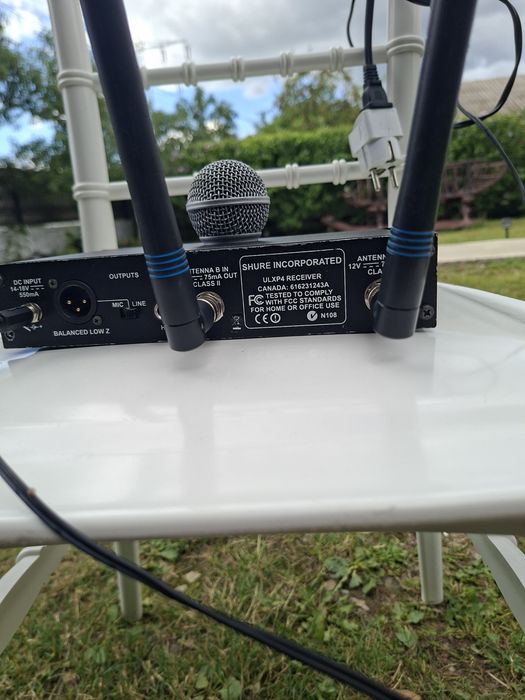 Vând microfon Shure ULXP 4.Frecventa  622-698.cu microfon Beta 58.stare bună.