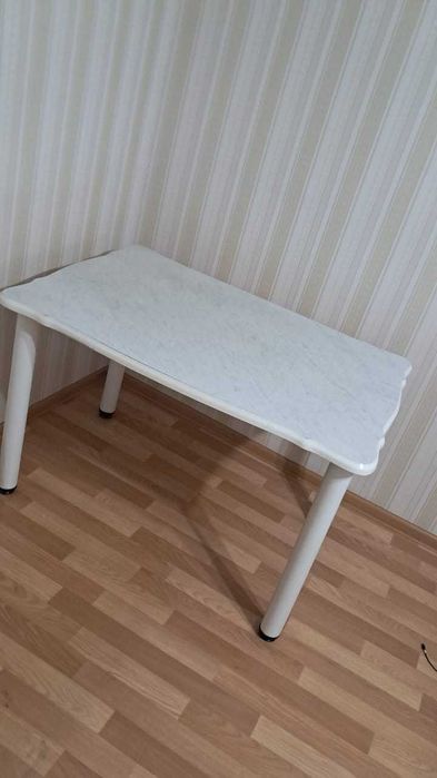 Продам стол в отличном состоянии