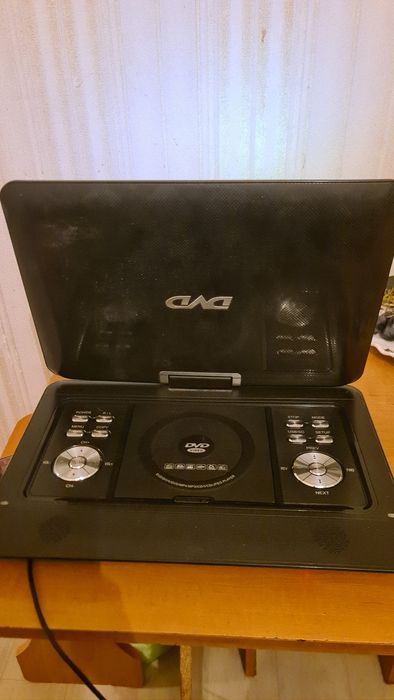 Двд плеер ,типа ноутбука.