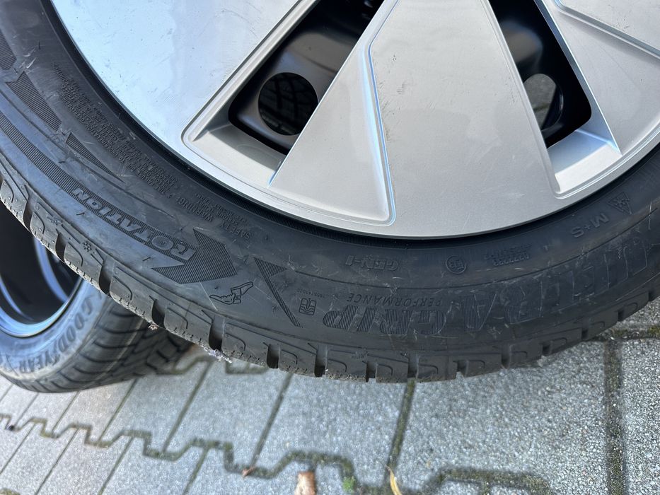 jante vw id 3 noi 0 km anvelope 215 55 18 95 t goodyear 0 km