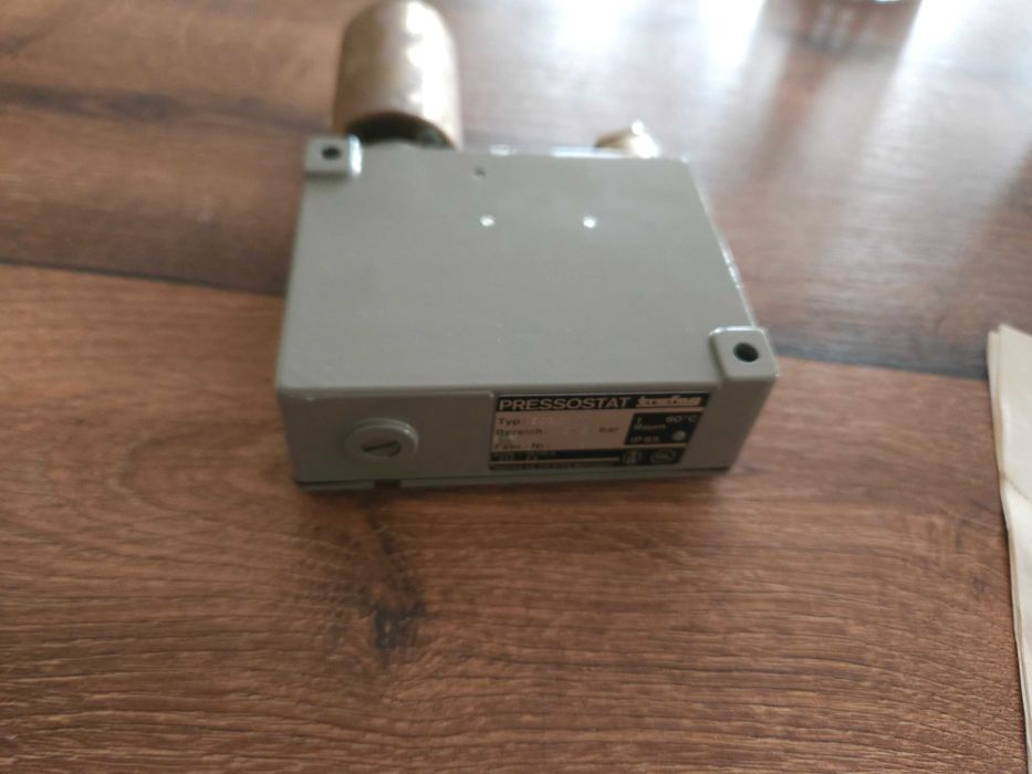 Индустриален пресостат Trafag 920.2377