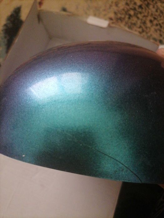 Лампа для сушки ногтей.