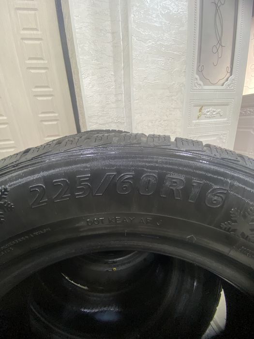 Продам б/у покрышки на BMW 7