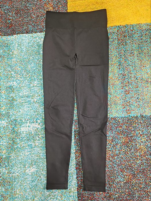 Fusta neagra catifea cu paiete, blugi, colanti sport