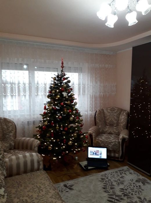 Canapea extensibila 3 locuri