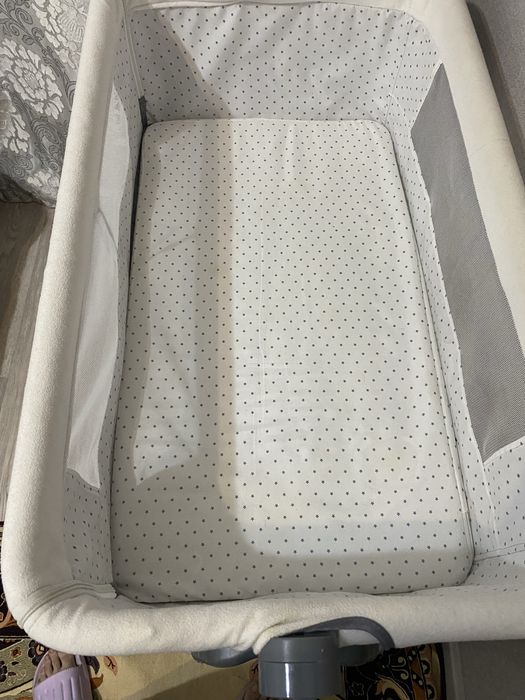 Продам кроватку и кресло качалку