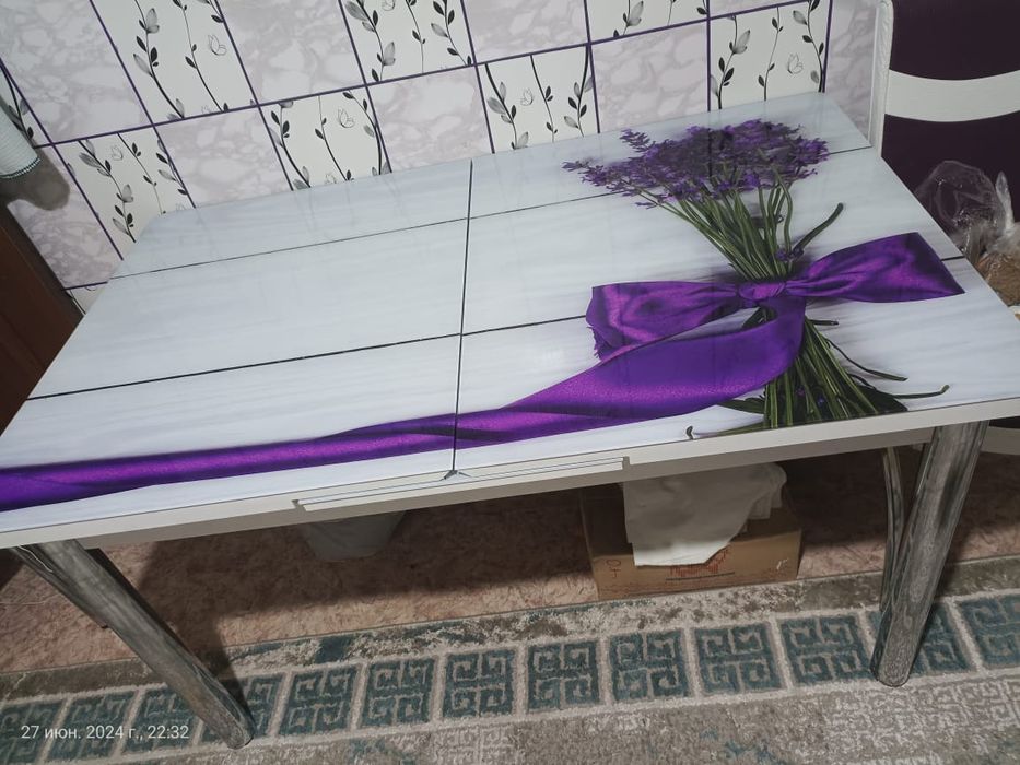 Продам обеденный стол