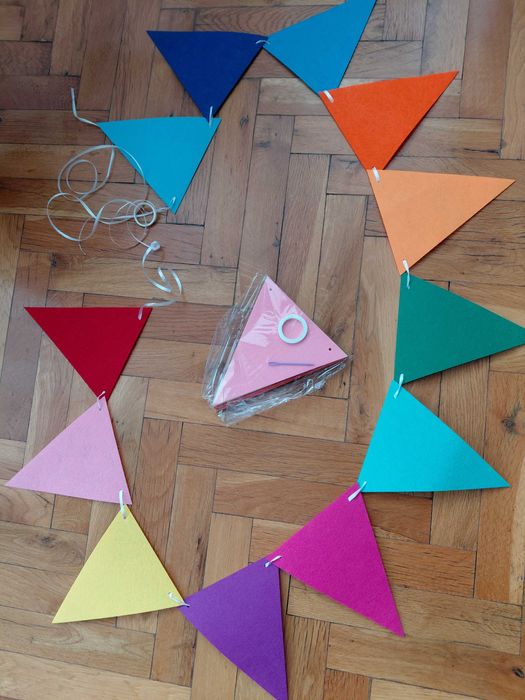 Триъгълни флагчета от филц 12 броя