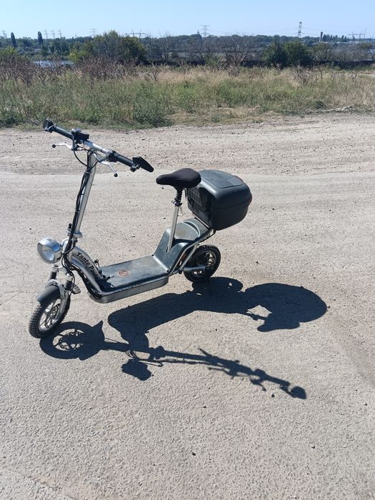 Vând scuter electric