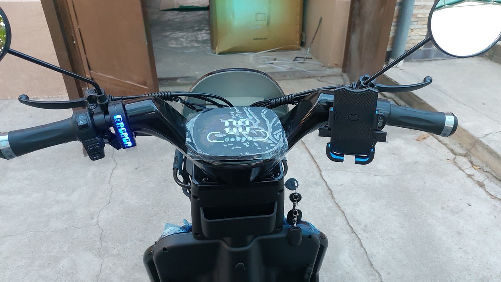 Tritsikl muravey skuter