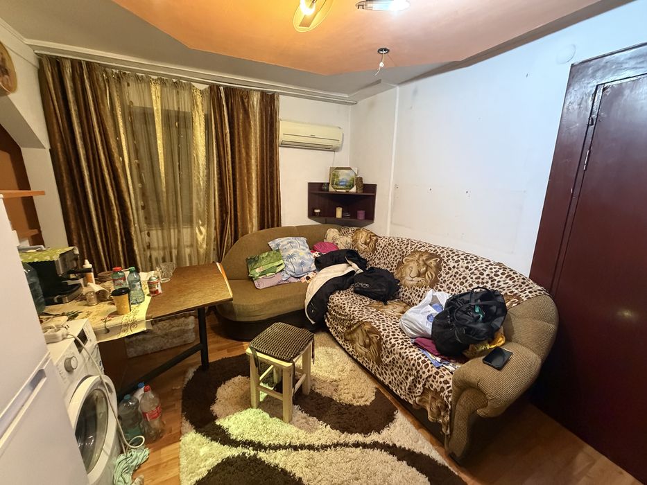 Vand apartament 3 camere