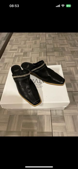 Vand saboti eleganti de piele ca noi