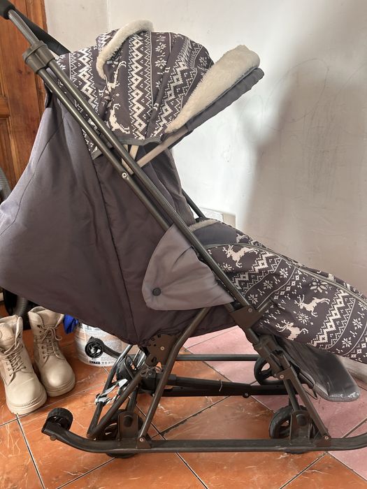 Продам санки в хорошем состоянии.