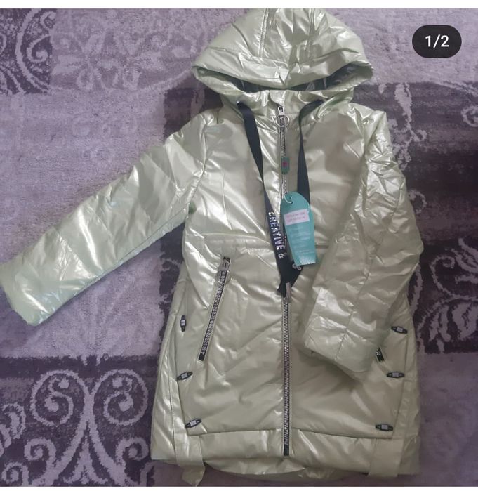 Продам новые куртки на девочку