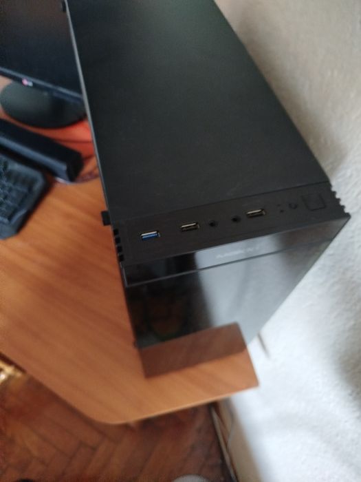 Продавам геймърски компютър