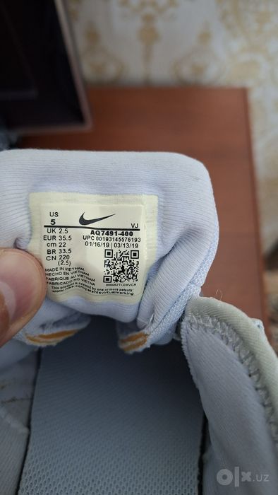 Кроссовки Nike original razmer35.5
