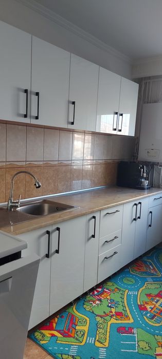 Mobila bucatarie ,usile sunt noi