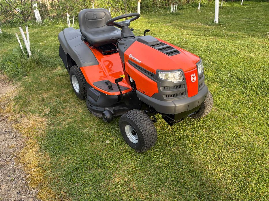 Tractoras Tuns Iarba/Gazon*Husqvarna*An 2022*