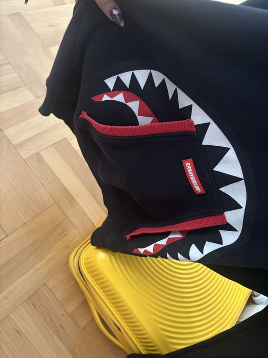 Черен supreme суитшърт