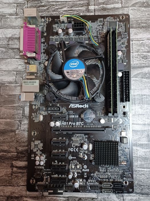 Placă de vaza ASRock Procesor I3