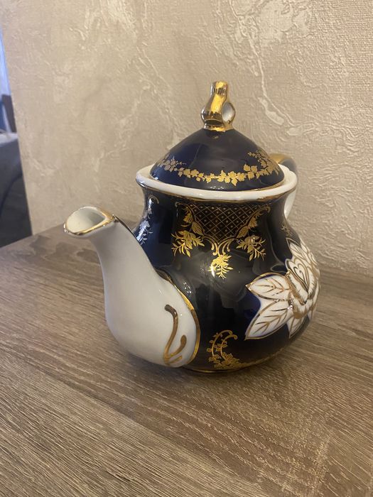Продается заварочныы чайник