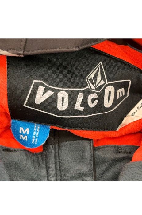 Сноуборд яке Volcom