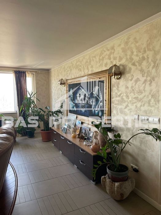 Продава се Тристаен апартамент в София, Студентски град - 145 кв.м за 880 €/кв.м - Снимка #3