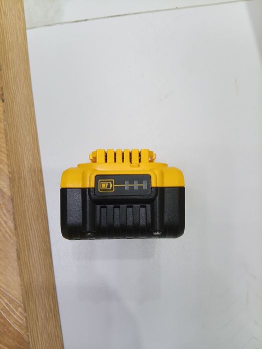 Оригинал аккумулятор на DeWalt