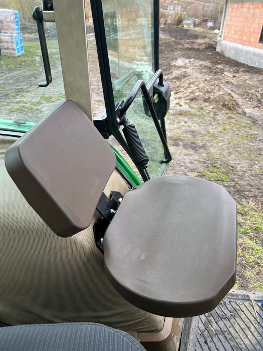 Scaun pasager tractor john deere original pret 910 lei se poate trimit
