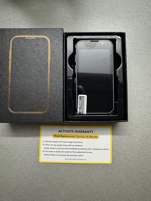 Мини смартфон със android софтуер и дизайн на apple